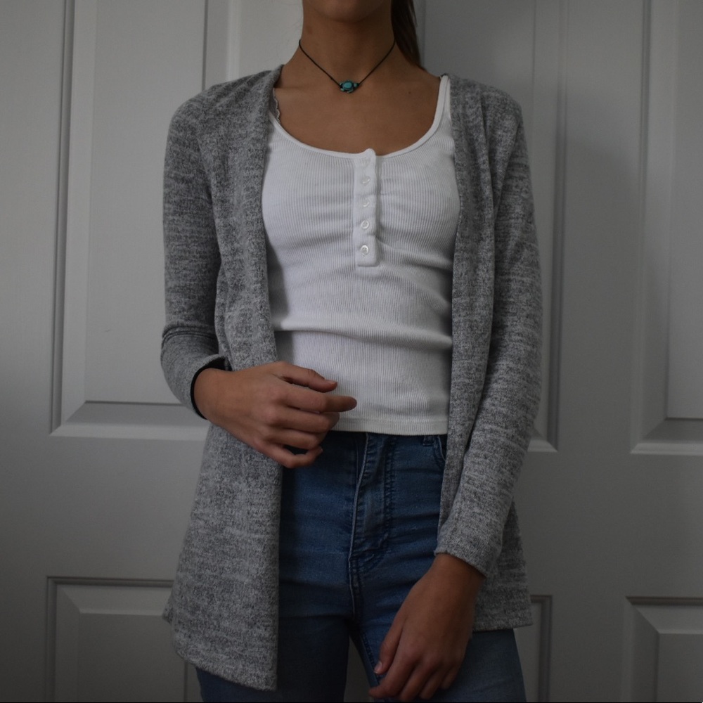 ❌SOLD❌ Grey Cardigan